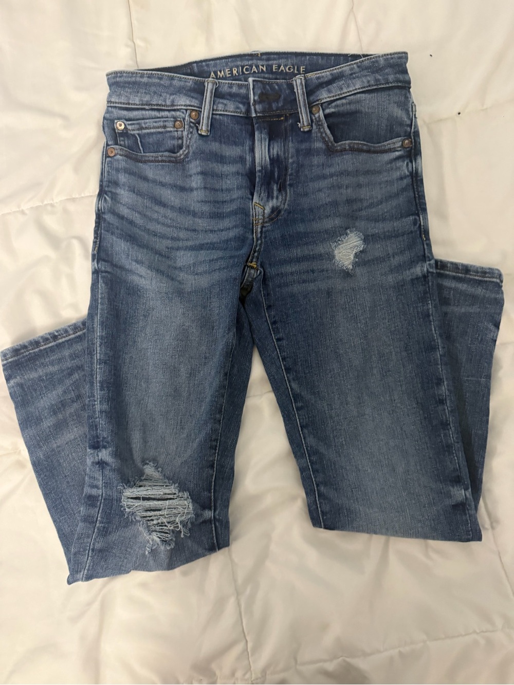 American Eagle Outfitters Women’s Light Wash Skinny Jeans with Distressing